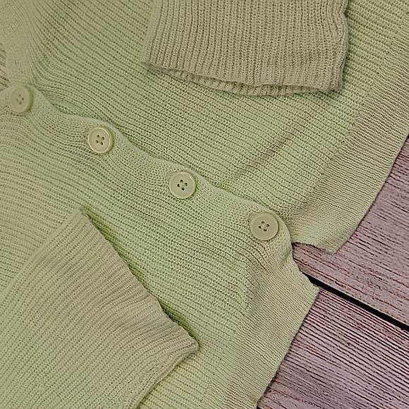 AE Cropped Cardigan - Picture 4 of 4